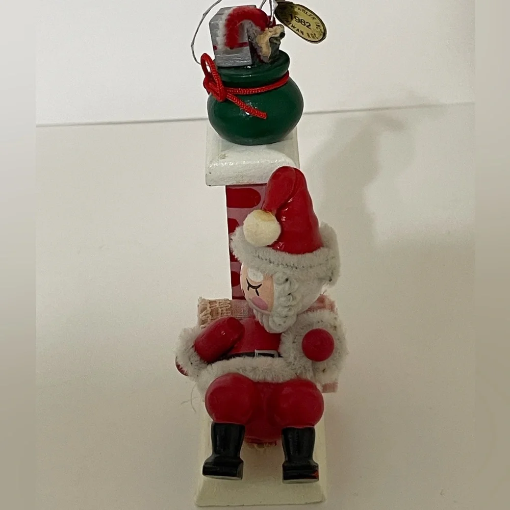 VTG 1982 KURT ADLER Santa On Chimney Wood Christmas Ornament Made In Taiwan